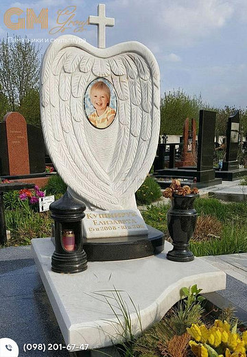 Детский мраморный памятник скульптура с крылышками